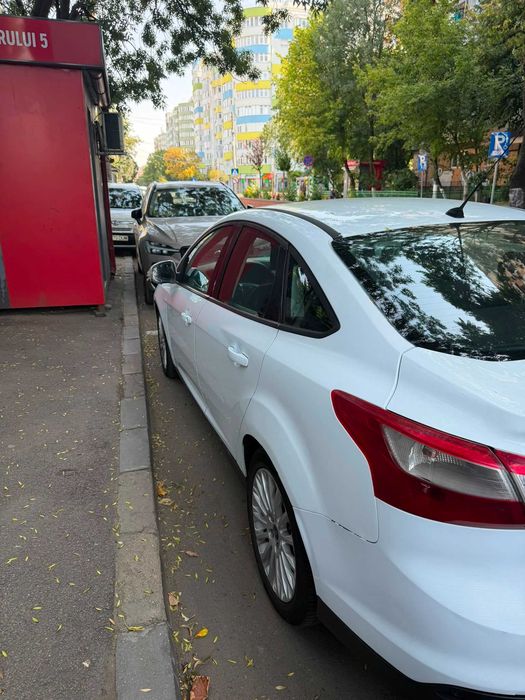 Ford Focus 2012  / 1.6 TDI * Krom Amanet Margeanului *
