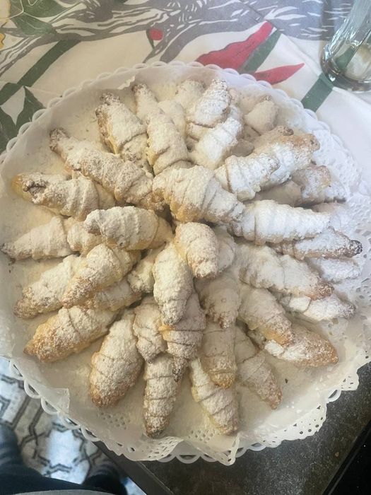 Премиальная домашняя выпечка трубочки и рогалики на заказ