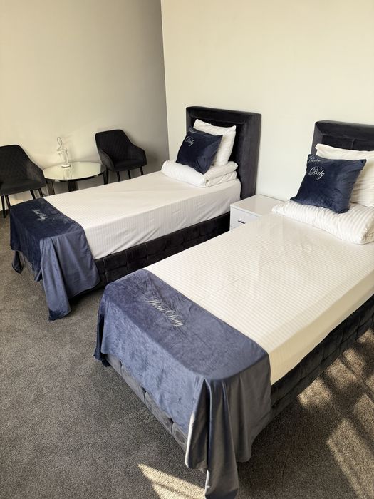 Vand paturi single cu saltea de 30 cm