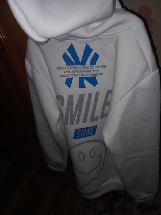 Толстовка фирмы BILLIONAIRE