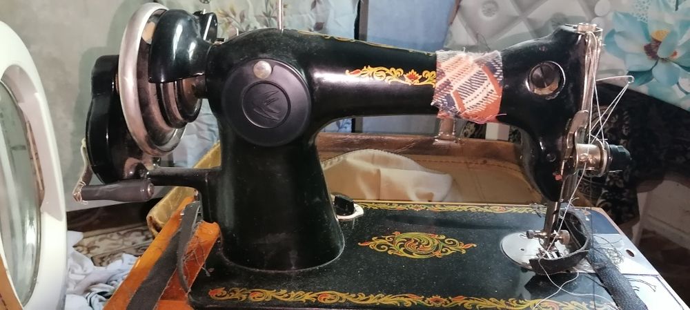 Продам швейную машинку СССР