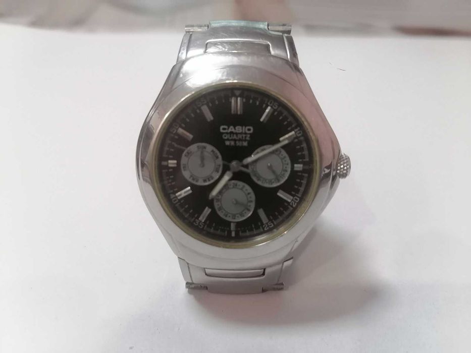 Ръчен часовник Casio