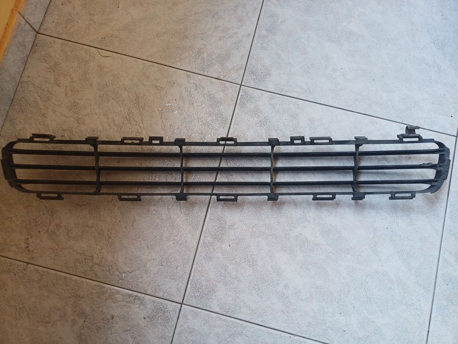 Toyota Avensis T25 въздухозаборна решетка