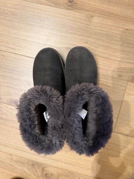 Ghete UGG originale din piele întoarsă gri, stare foarte bună