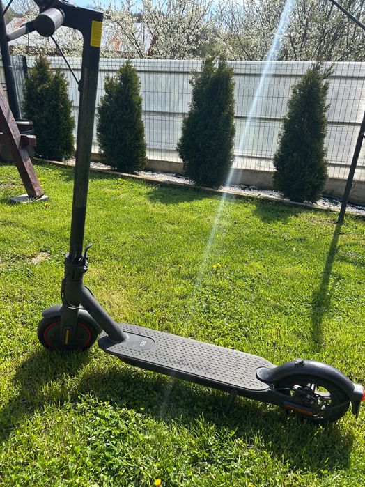 Vând trotinetă electrică xiaomi pro 2