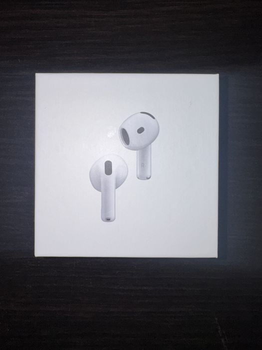Vand airpods 4 noi sigilate