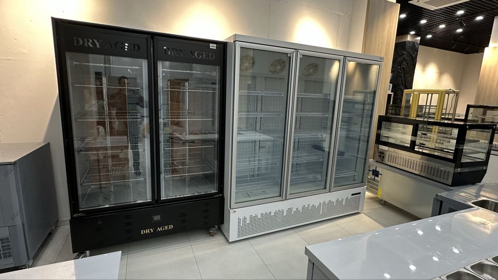 Холодильник-витрина для десертов