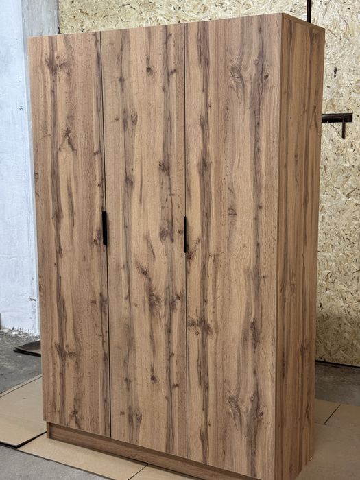 Шкаф 3-х дверный