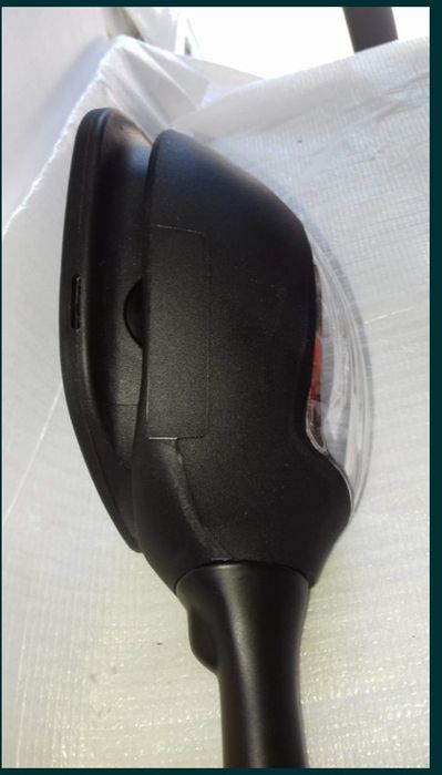 Vând oglinzi moto cu semnalizare pe bec