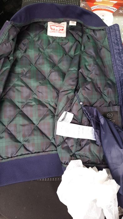 Greaca dama puf marca Levi 's