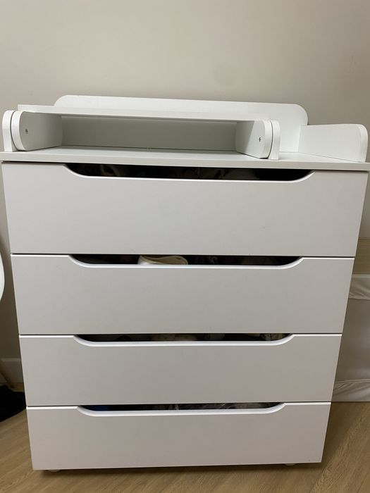 Комод из дерева для ребенка