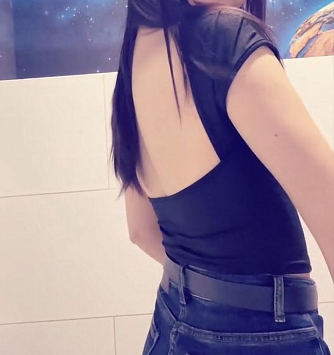 Укороченный топ, с открытой спинкой