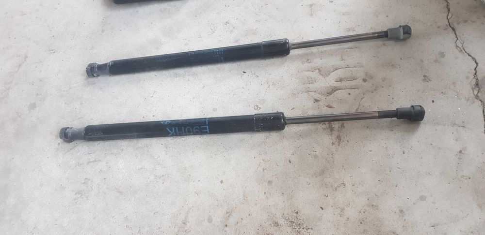 Амортисьори за преден капак - /БМВ/BMW/-/е90/е91/-156кс.-N46N