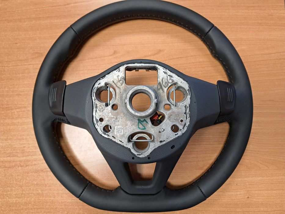 VW volan cu comenzi ca nou