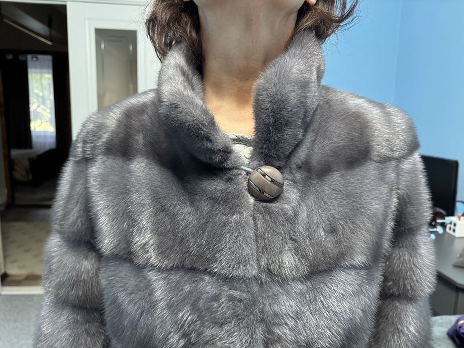 Продам шубу норковую