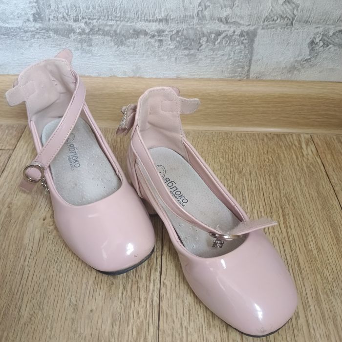 Продам детские туфельки