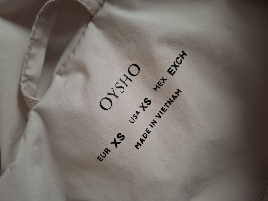 Oysho бежаво яке хс с пух