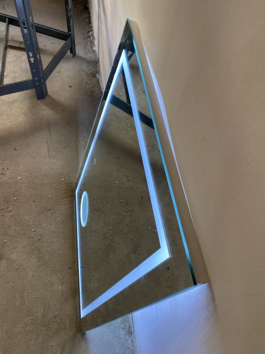 LED огледало  с размери 60/80см