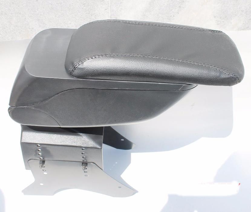 Барче за автомобил нов подлакътник универсален,черен кожен за кола,