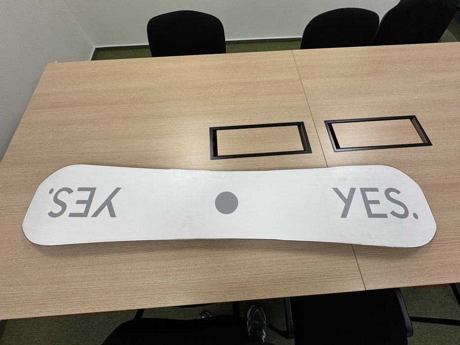 Snowboard YES Dicey 156 cm, true twin ca noua