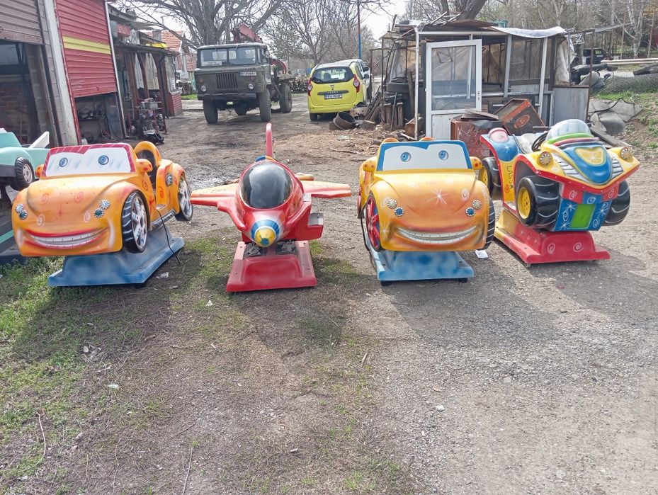 Детски клатушки с монета