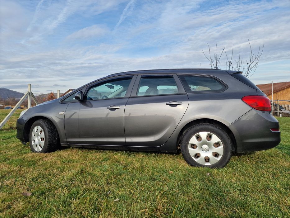 Opel Astra J Sport Tourer 1.7 CDTI, 2011