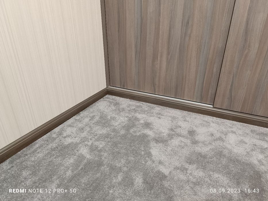 Плинтус устанофка. Plintus oʻrnatamiz