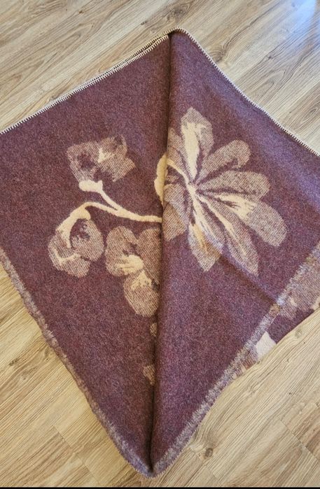 Ново двулицево вълнено одеало 190/160