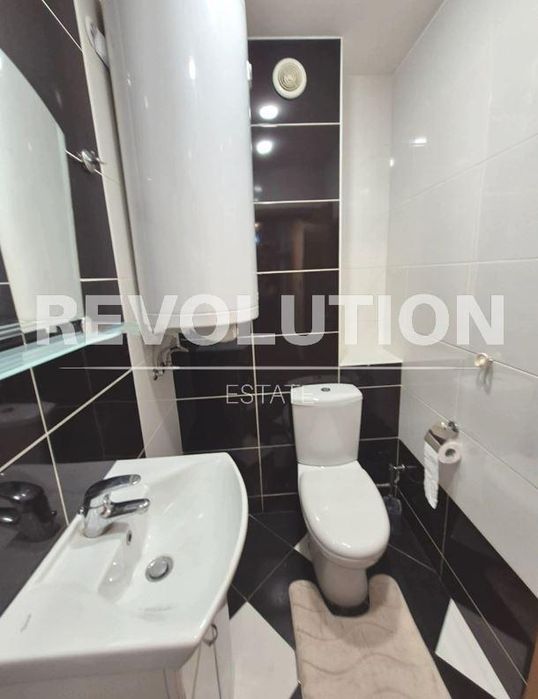 Дава се под наем Тристаен апартамент в Варна, Цветен квартал - 95 кв.м за 665 € - Снимка #7