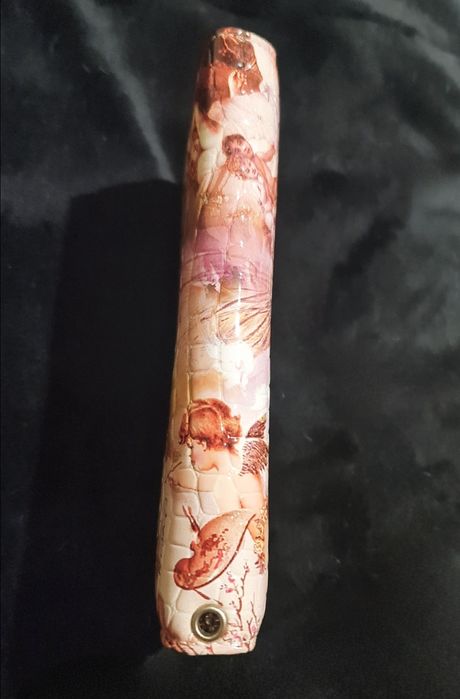 Луксозен и красив голям портфейл от качествен изкуствен лак. НОВ