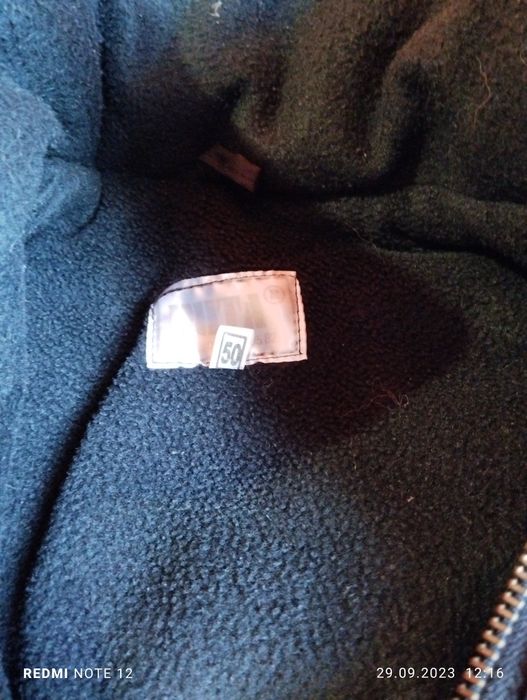 Продавам две якета.