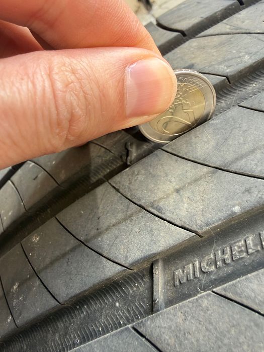 Продавам летни гуми 235 / 50 / 19