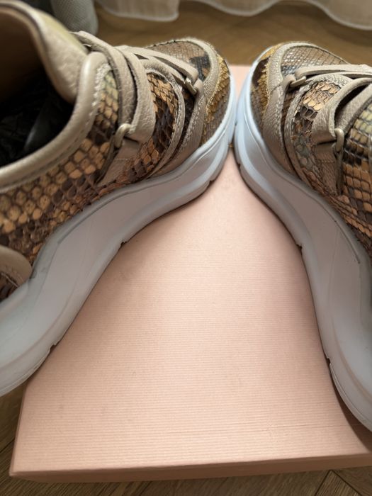 Кроссовки Nursace