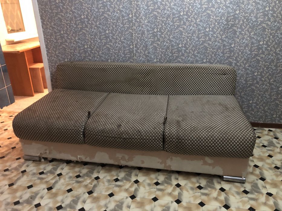 Диван двухместный