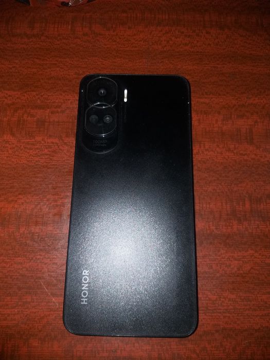 продаеться Honor 90 lite