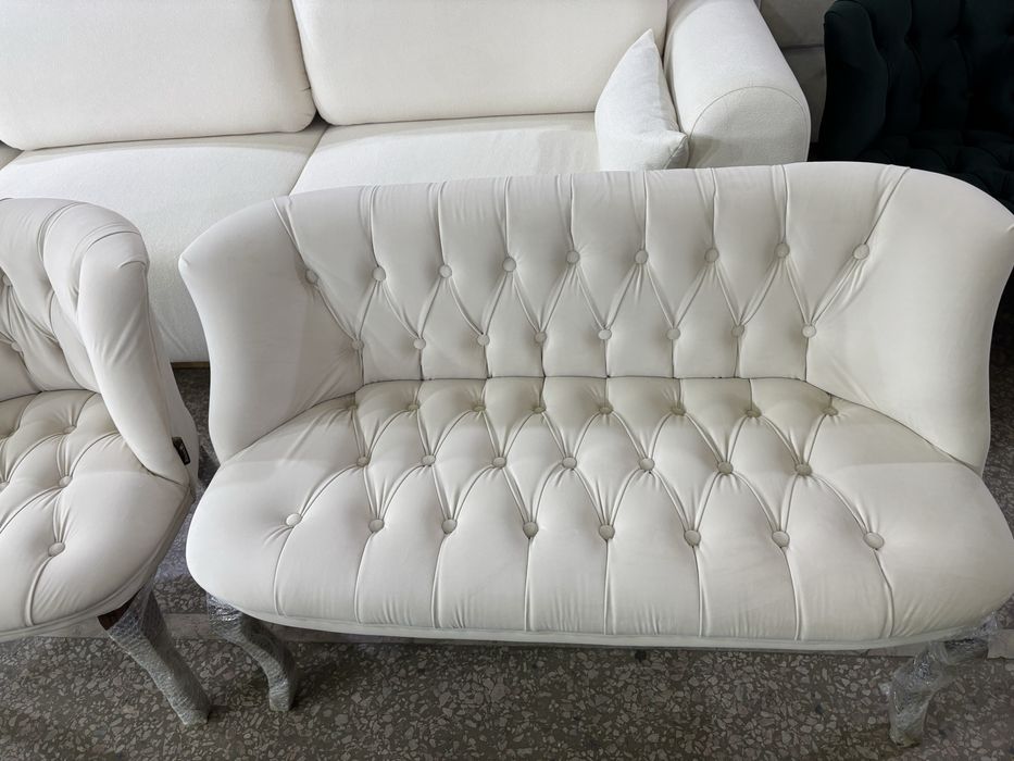 Диванчик на продажу! Очень удобная!