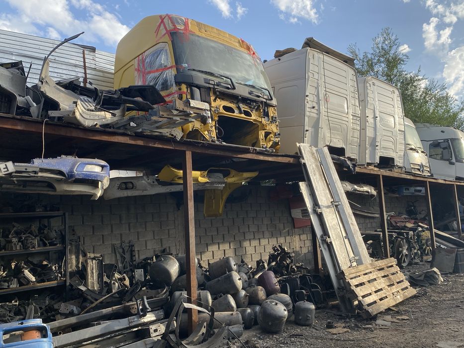 Грузовые запчасти на разбор