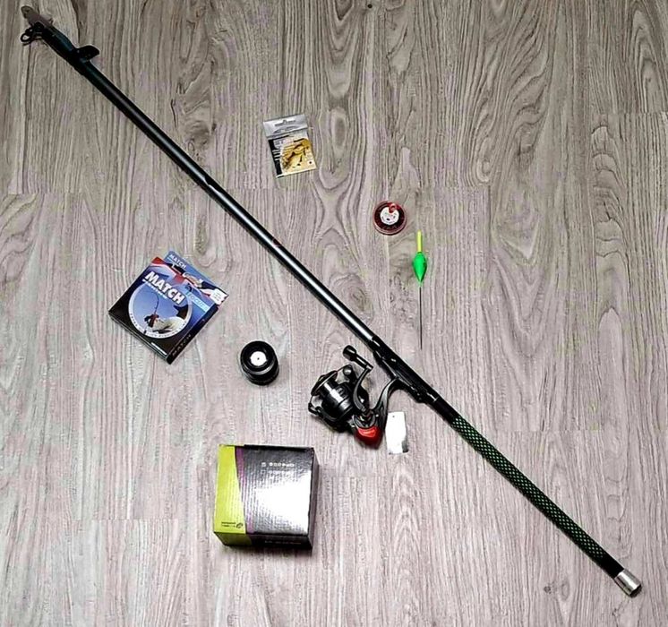 Оферта! 4м нова болонеза с макара, влакно, плувка,куки,риболов, такъм