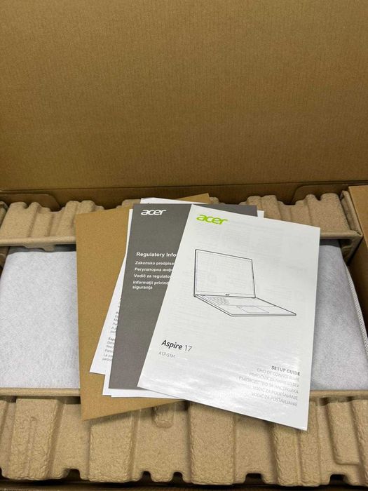 Laptop Acer Aspire 17.3, Intel Core 7 150U, 16Gb, 1Tb, Nou