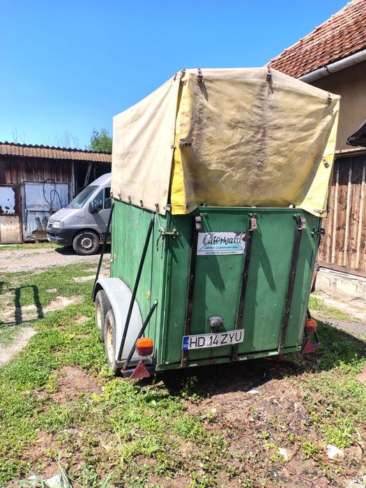 vând remorca pt carat cai