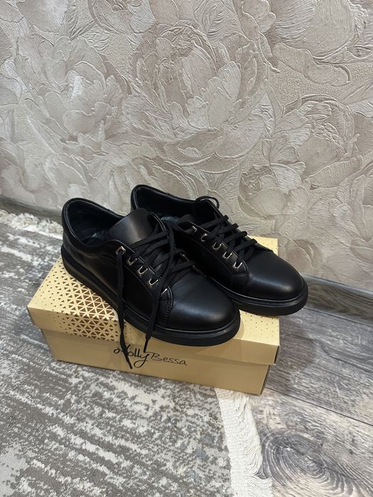 Кожаные кеды кроссовки