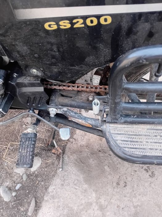 Мото сатылады GS 200 Suzuki