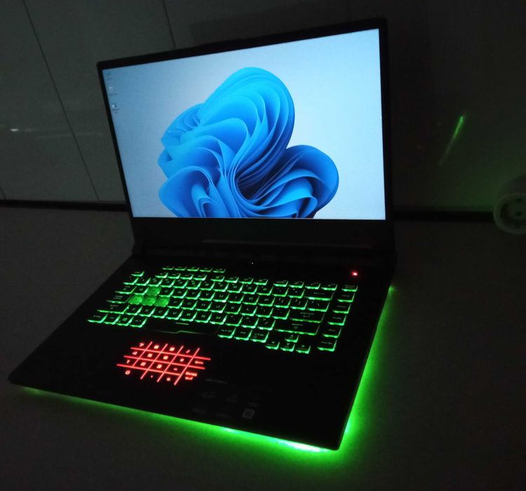 Laptop I7 GAMING EXTREM SSD 1000GB nvme placa video dedicata NVIDIA 16GB ram 2 placi video ecran IPS 15.6 inch ASUS ROG STRIX
