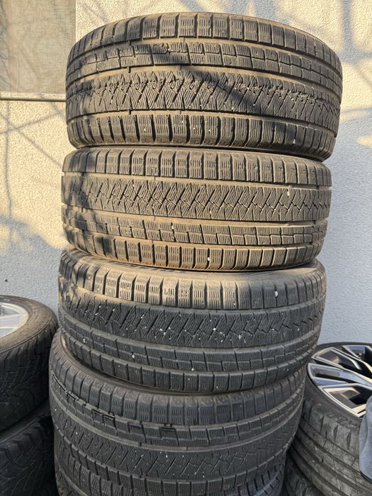 Pneuri de iarna 235 50 R19