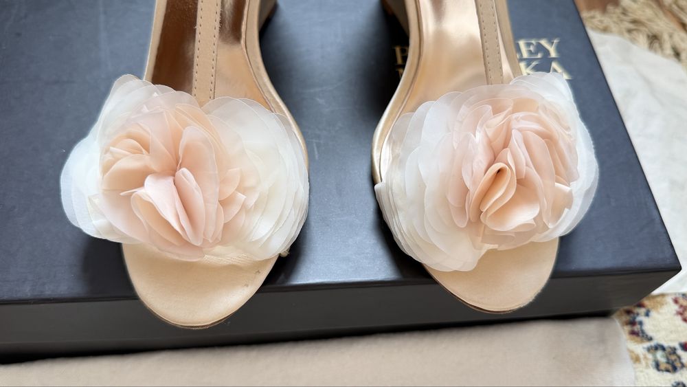 Обувь для особых случай (Kate Spade, Badgley Mischka)