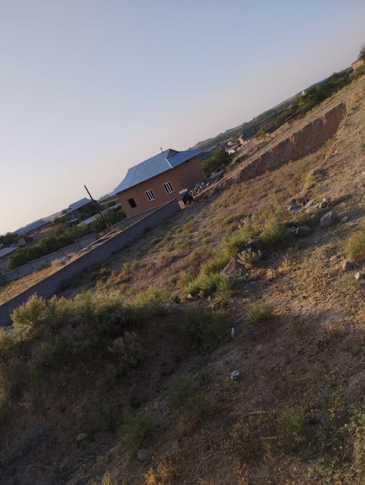 Еир сотилади 10х20 бетон куйилган