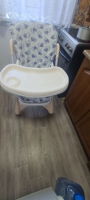 Продам стульчик для кормления