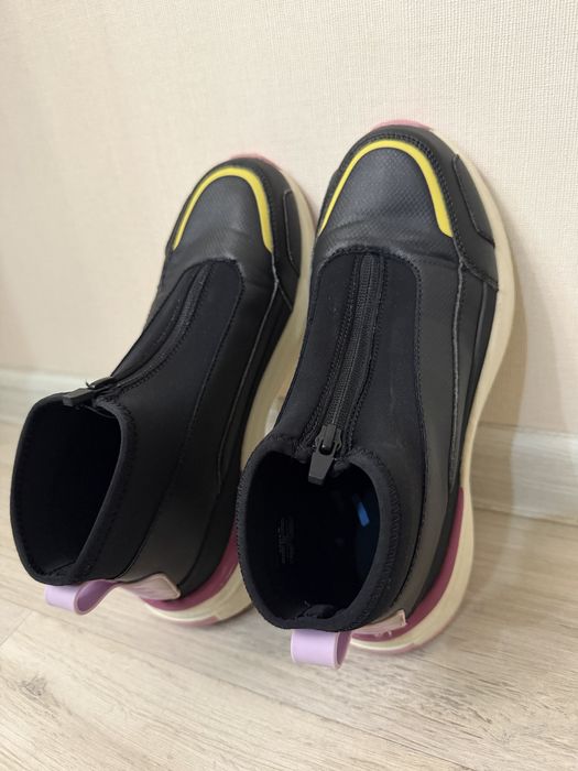 Высокие кроссовки Зара для девочек