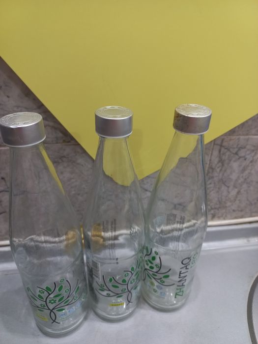 Бутылки с крышкой