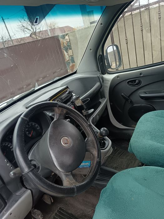 Vând fiat doblo an 2009